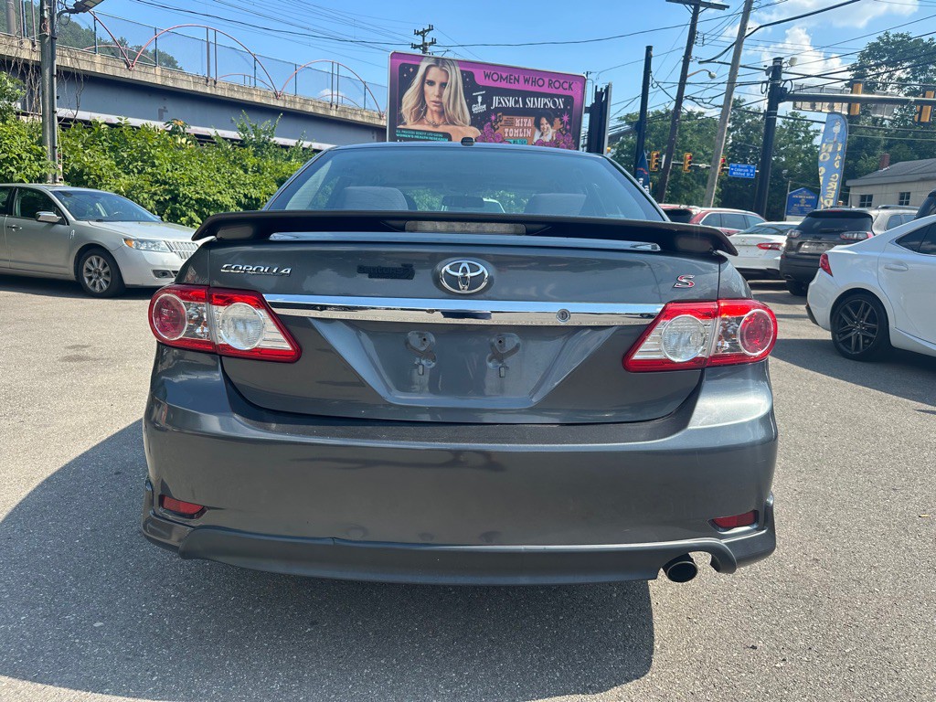 2011 Toyota Corolla Image 5