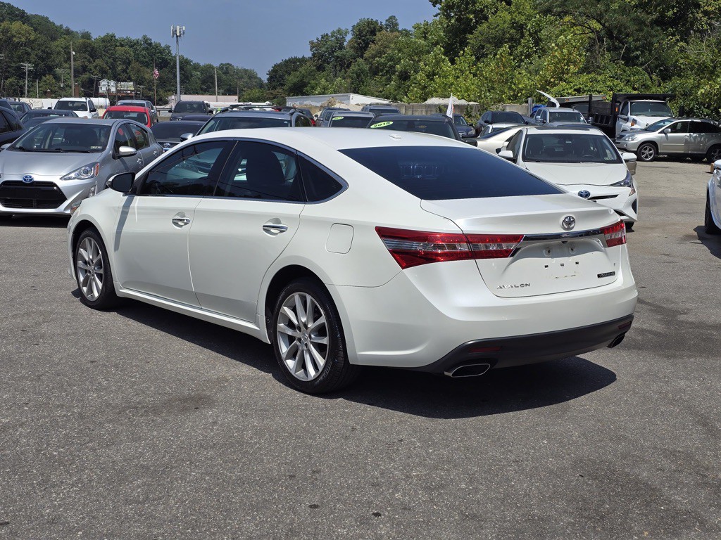 2015 Toyota Avalon Image 6