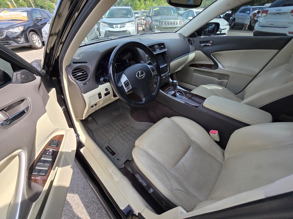 2012 Lexus IS Image 8