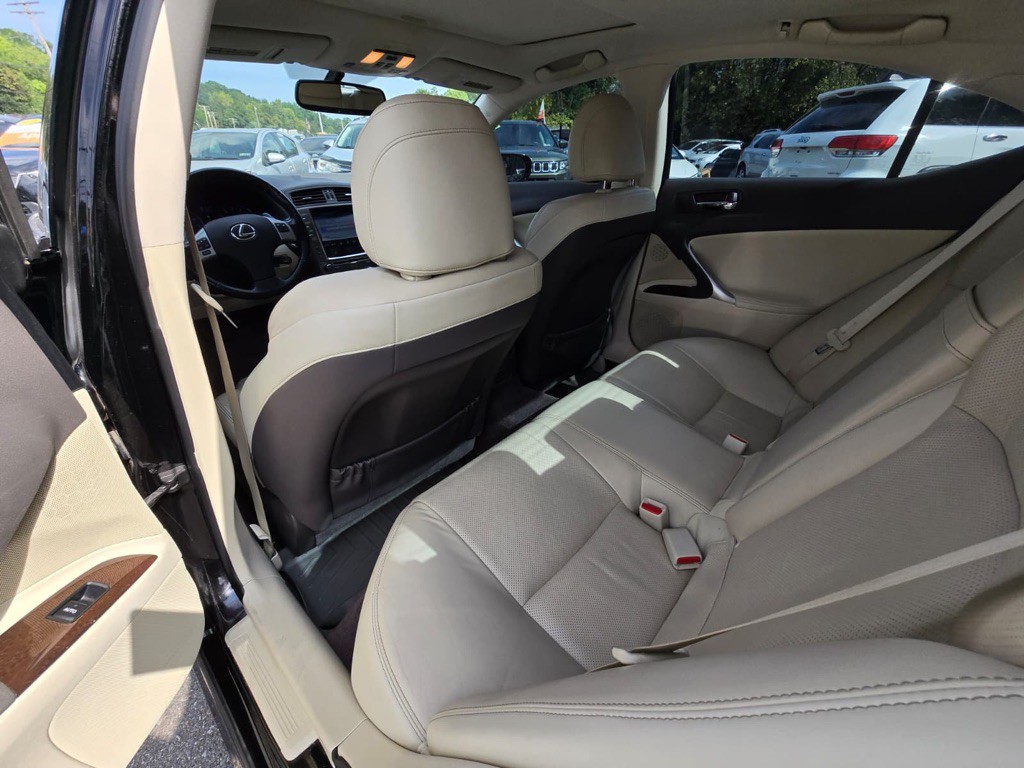 2012 Lexus IS Image 9