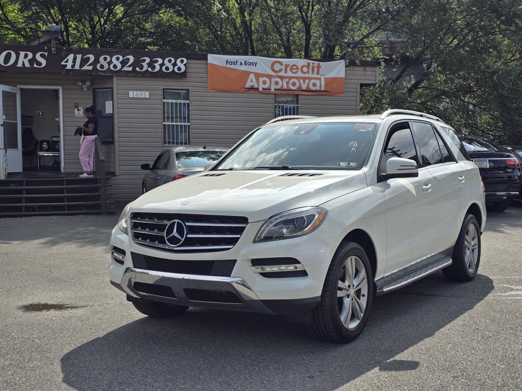 2013 Mercedes-Benz M-Class Image 1