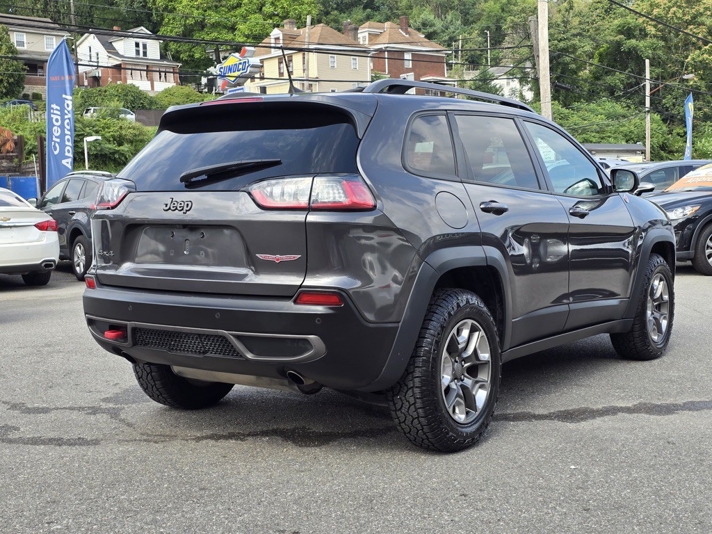 2019 Jeep Cherokee Image 2