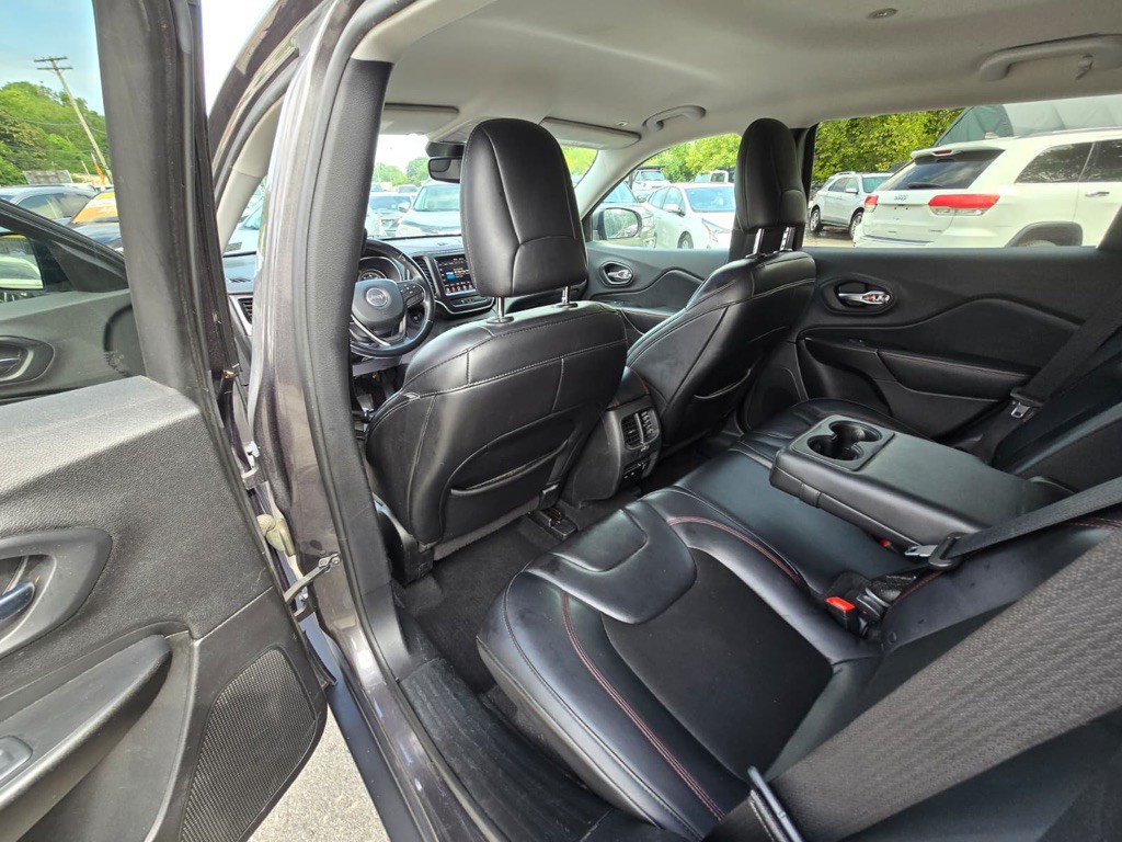 2019 Jeep Cherokee Image 9