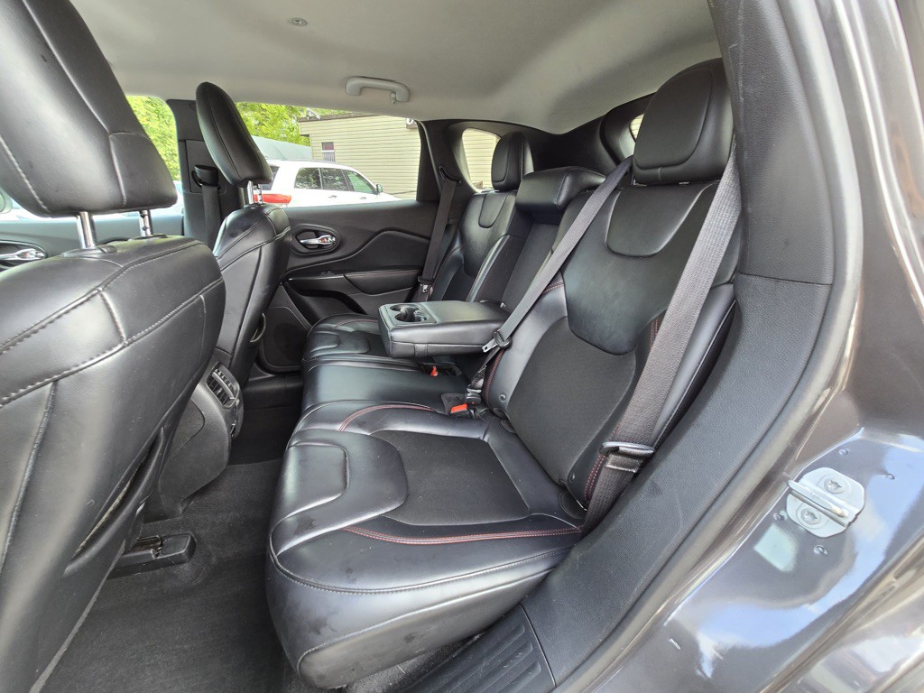 2019 Jeep Cherokee Image 13