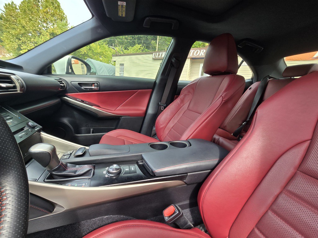 2014 Lexus IS Image 16