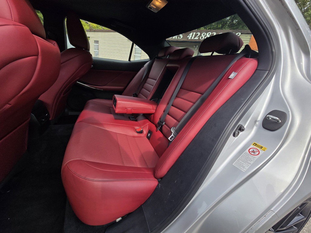 2014 Lexus IS Image 21