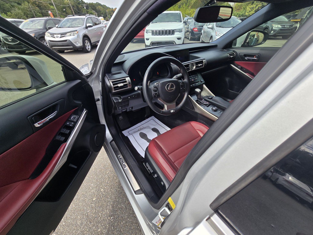 2014 Lexus IS Image 24