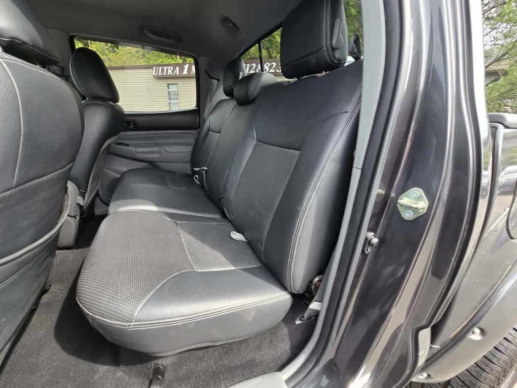 2014 Toyota Tacoma Image 16