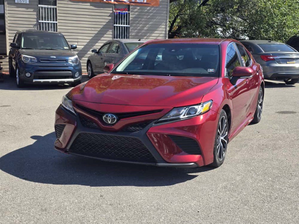 2018 Toyota Camry Image 2