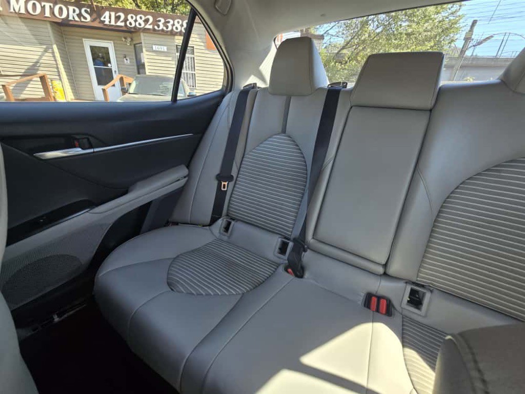2018 Toyota Camry Image 10