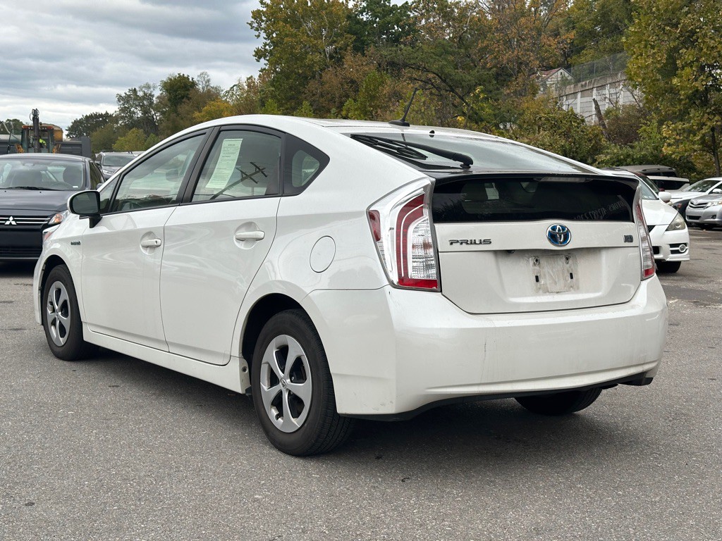 2013 Toyota Prius Image 4