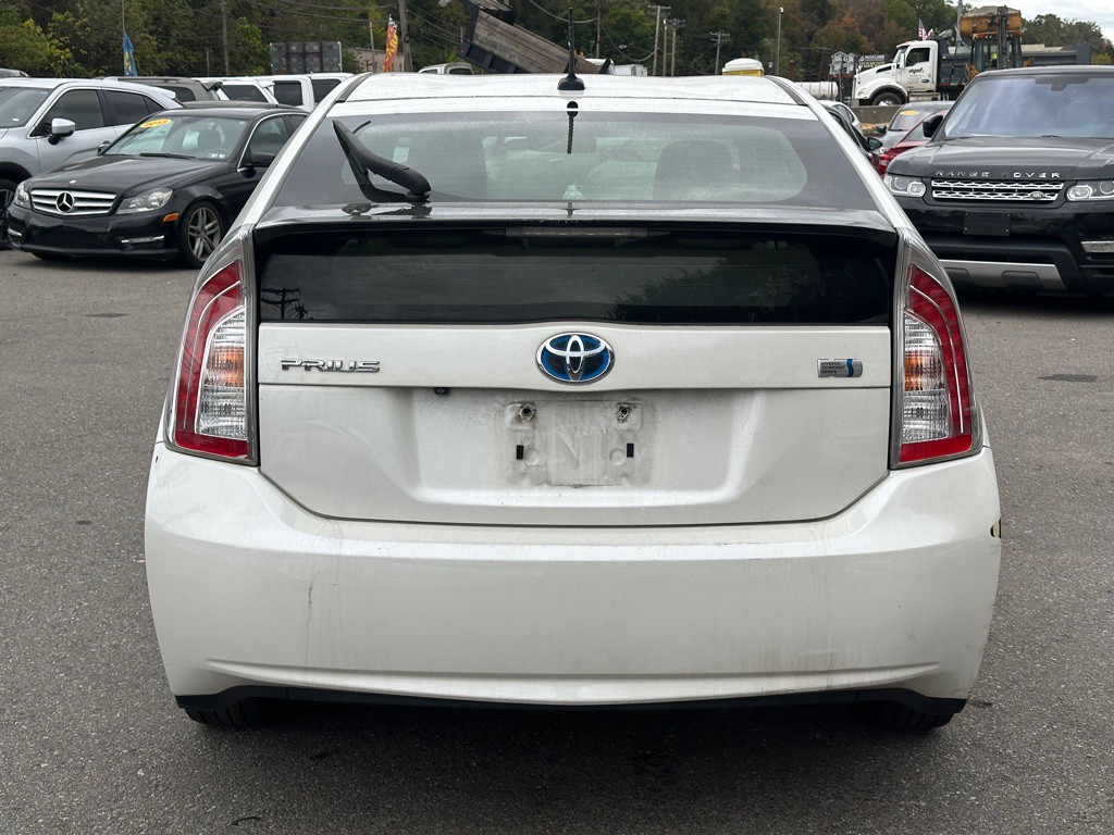 2013 Toyota Prius Image 5