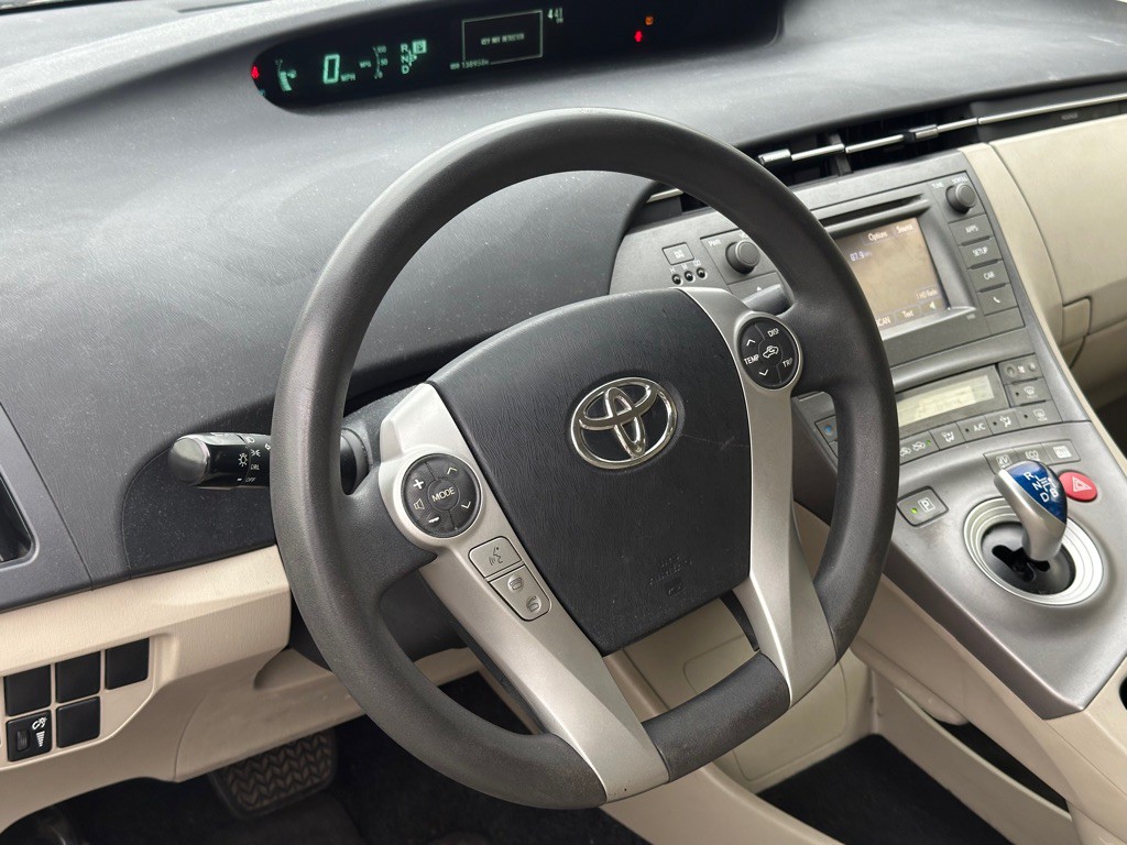 2013 Toyota Prius Image 6