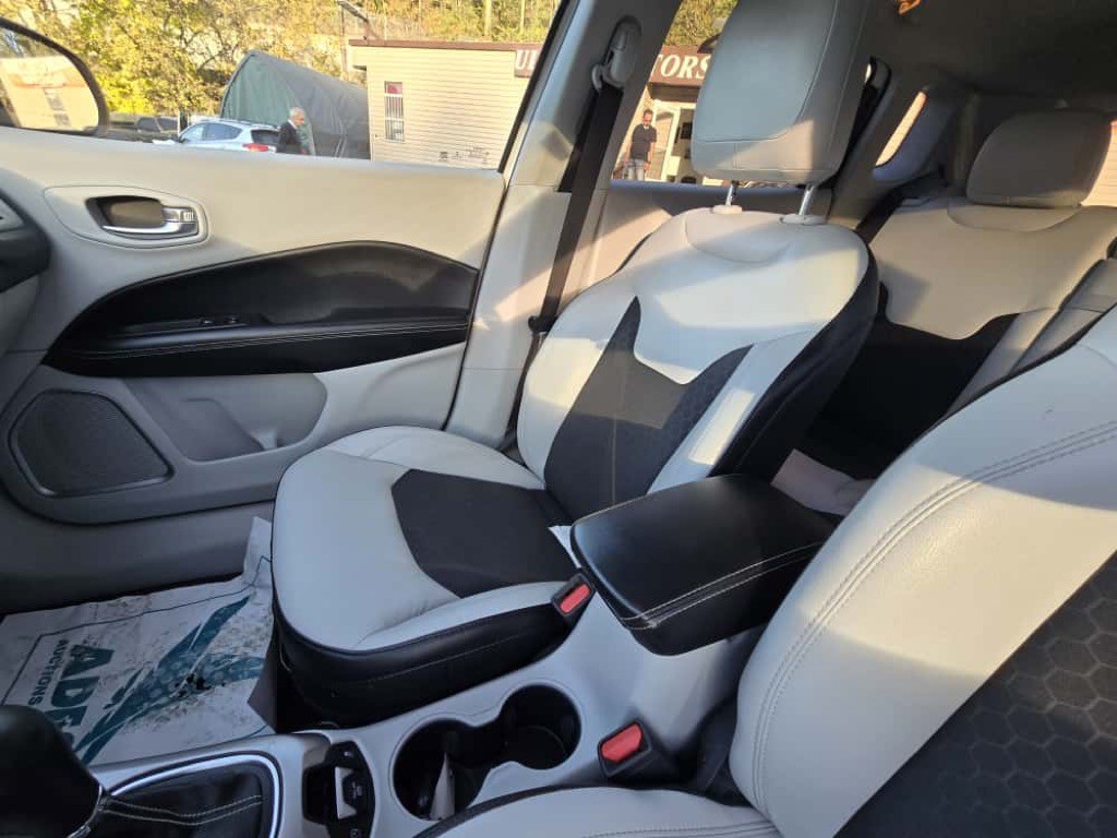 2018 Jeep Compass Image 13