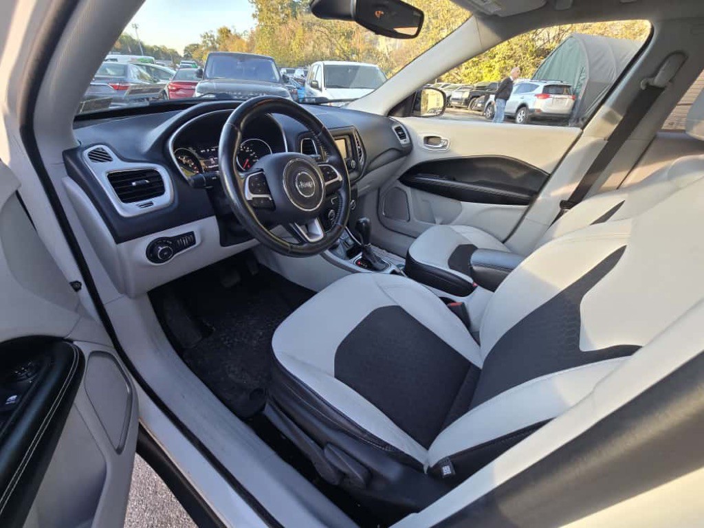 2018 Jeep Compass Image 14