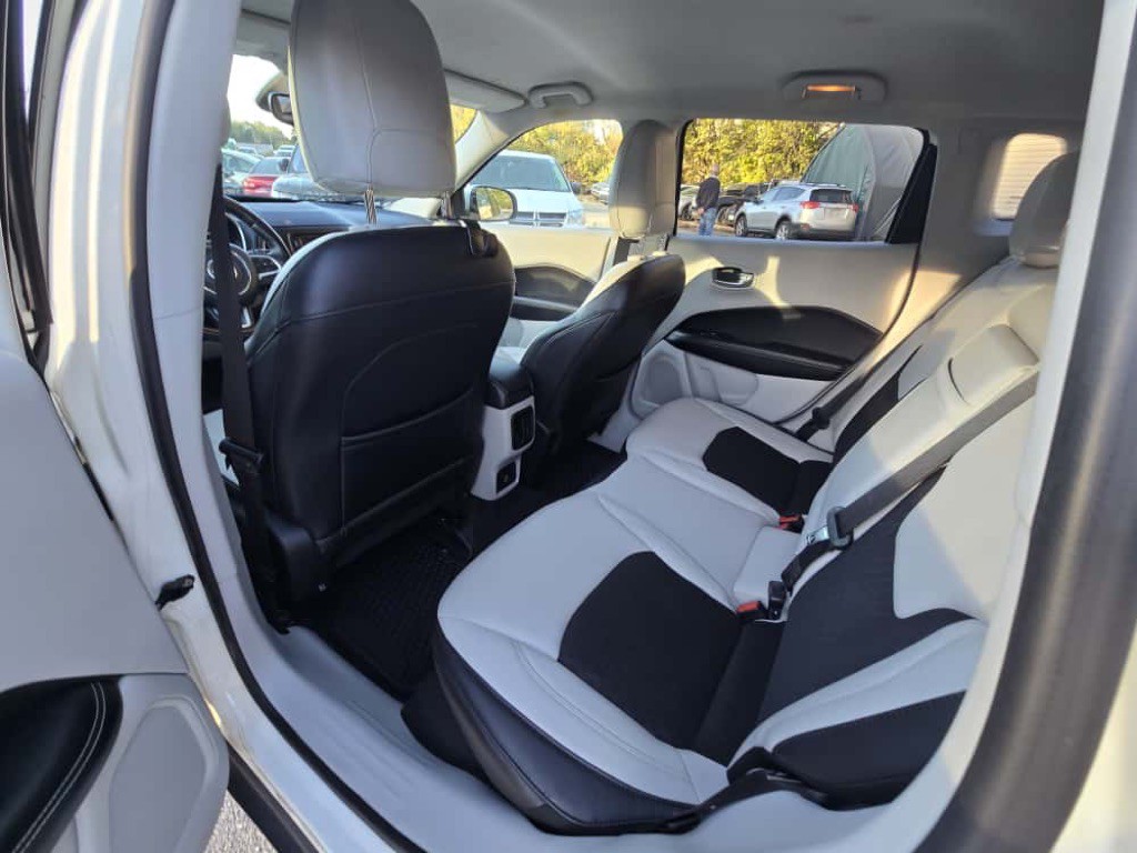 2018 Jeep Compass Image 15