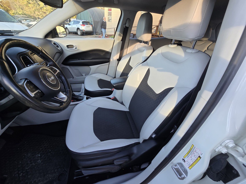 2018 Jeep Compass Image 17
