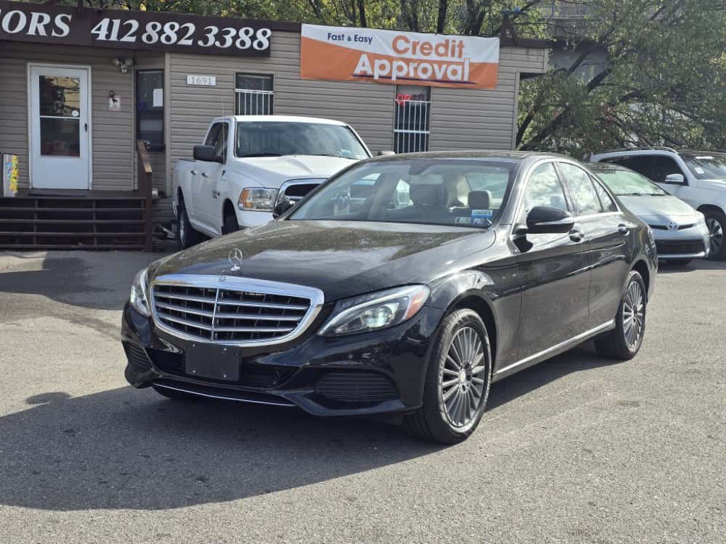 2015 Mercedes-Benz C-Class Image 1