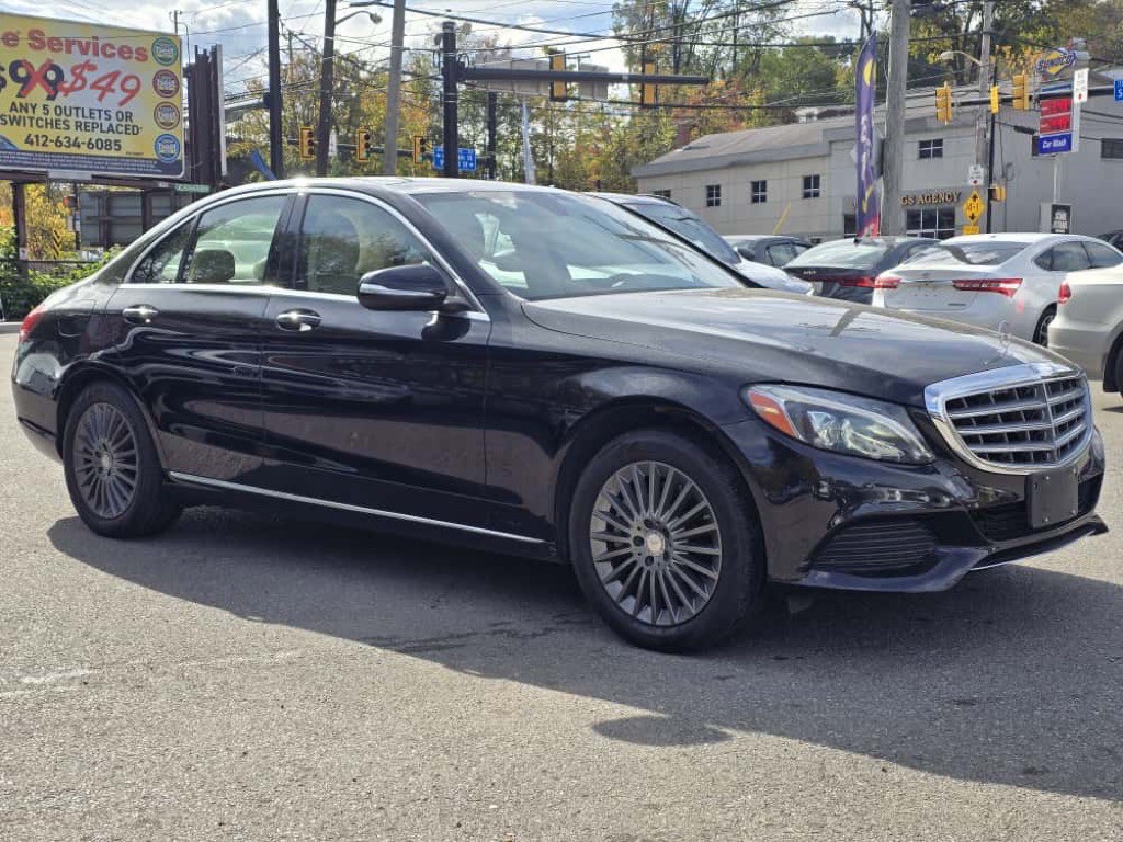 2015 Mercedes-Benz C-Class Image 3