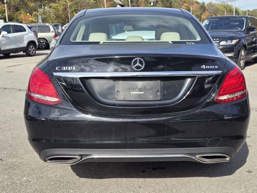2015 Mercedes-Benz C-Class Image 5