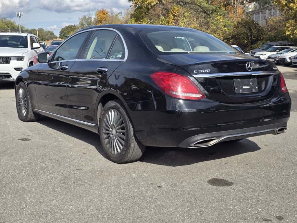 2015 Mercedes-Benz C-Class Image 6