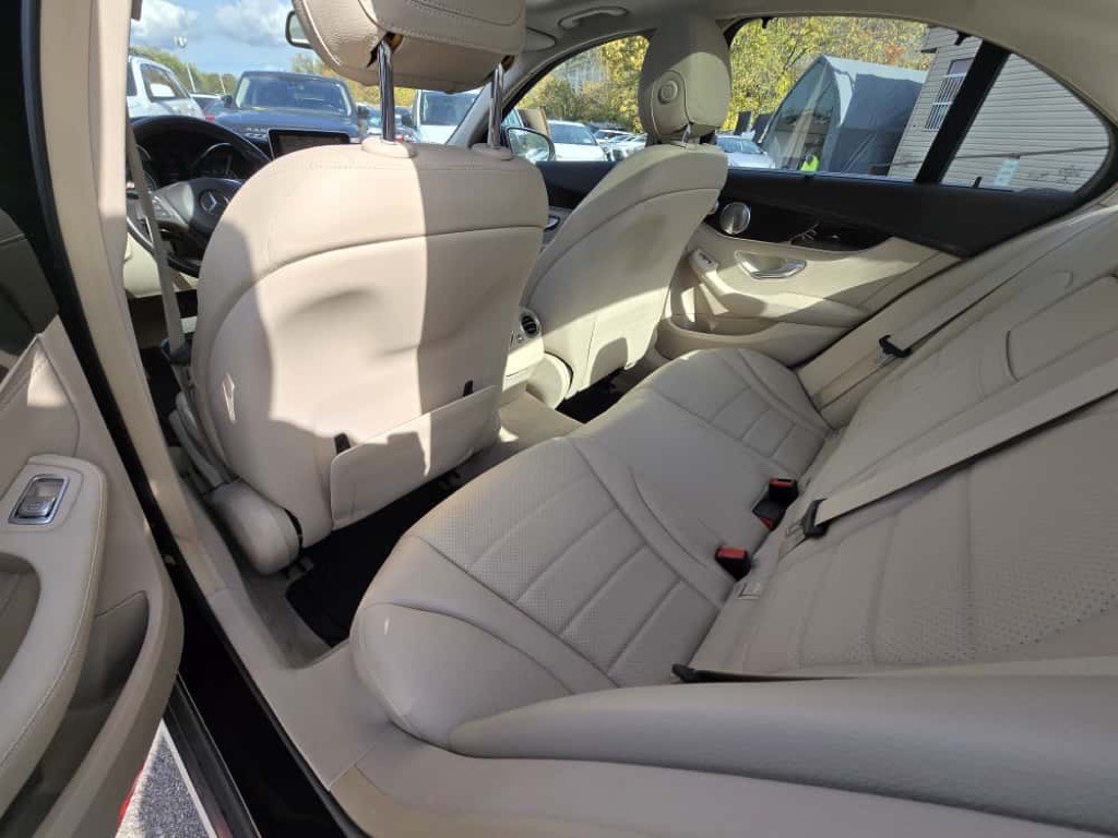 2015 Mercedes-Benz C-Class Image 10