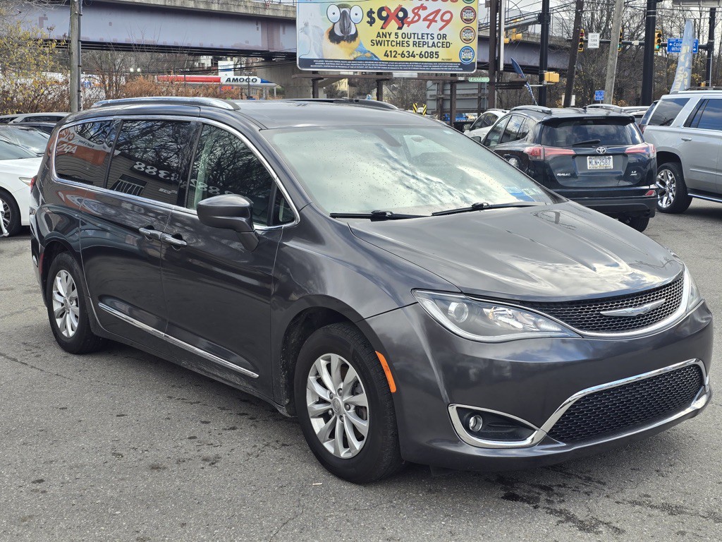2018 Chrysler Pacifica Image 5