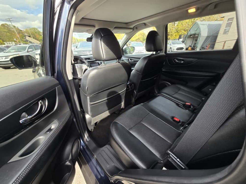 2015 Nissan Rogue Image 9