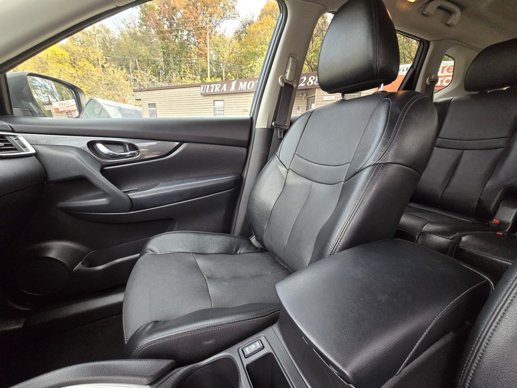 2015 Nissan Rogue Image 13