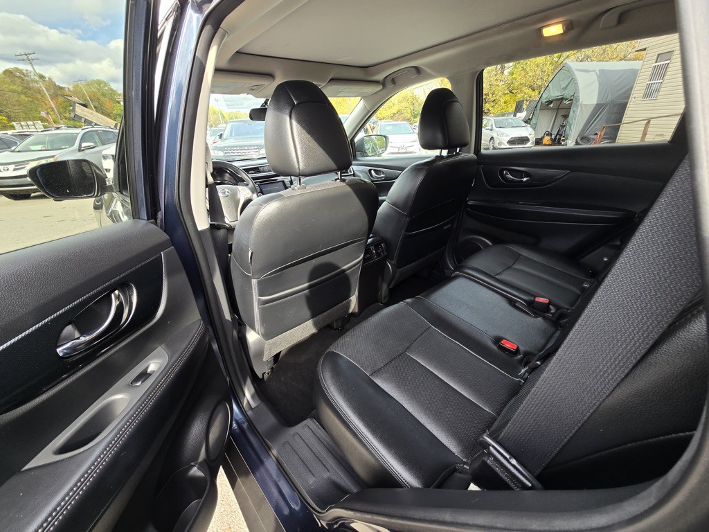 2015 Nissan Rogue Image 14