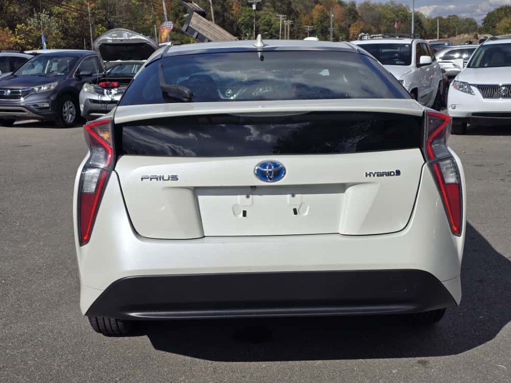 2017 Toyota Prius Image 6
