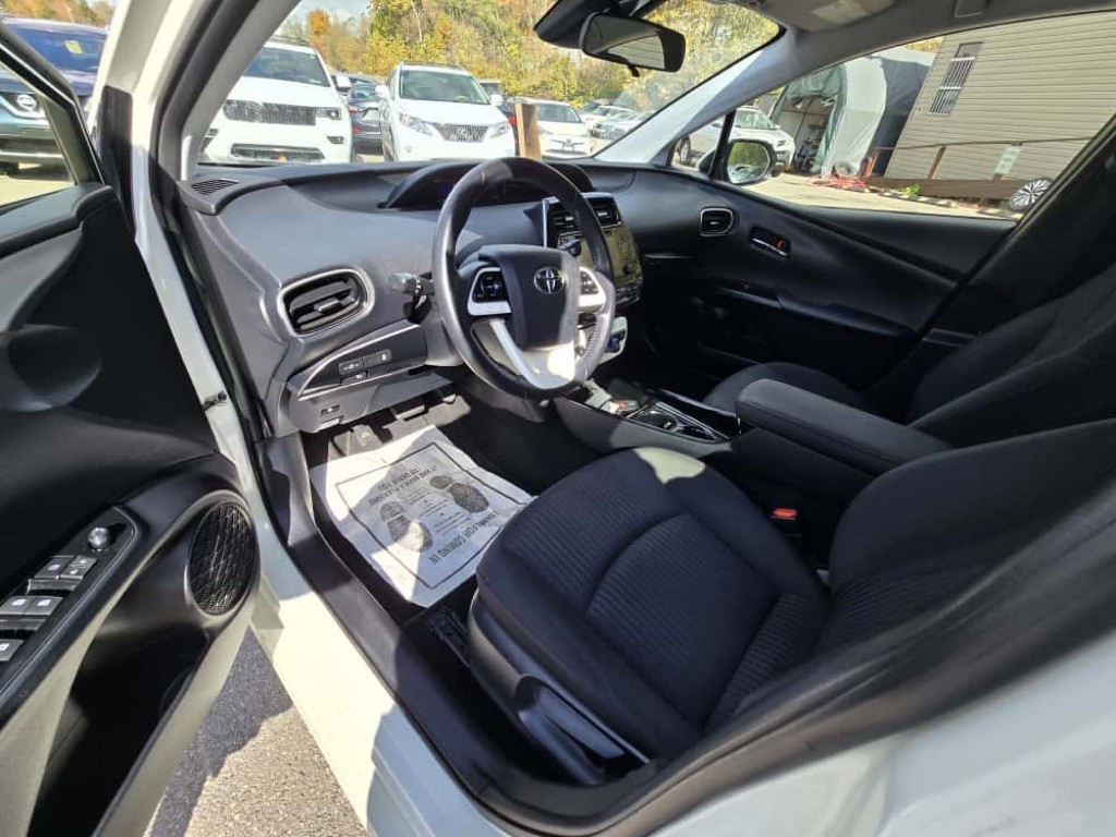 2017 Toyota Prius Image 8