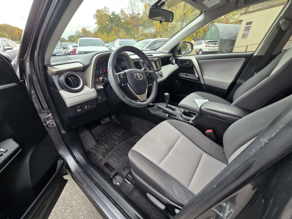 2015 Toyota Rav4 Image 11
