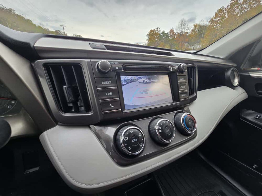 2015 Toyota Rav4 Image 12