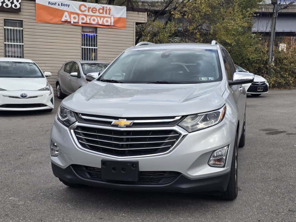 2018 Chevrolet Equinox Image 2