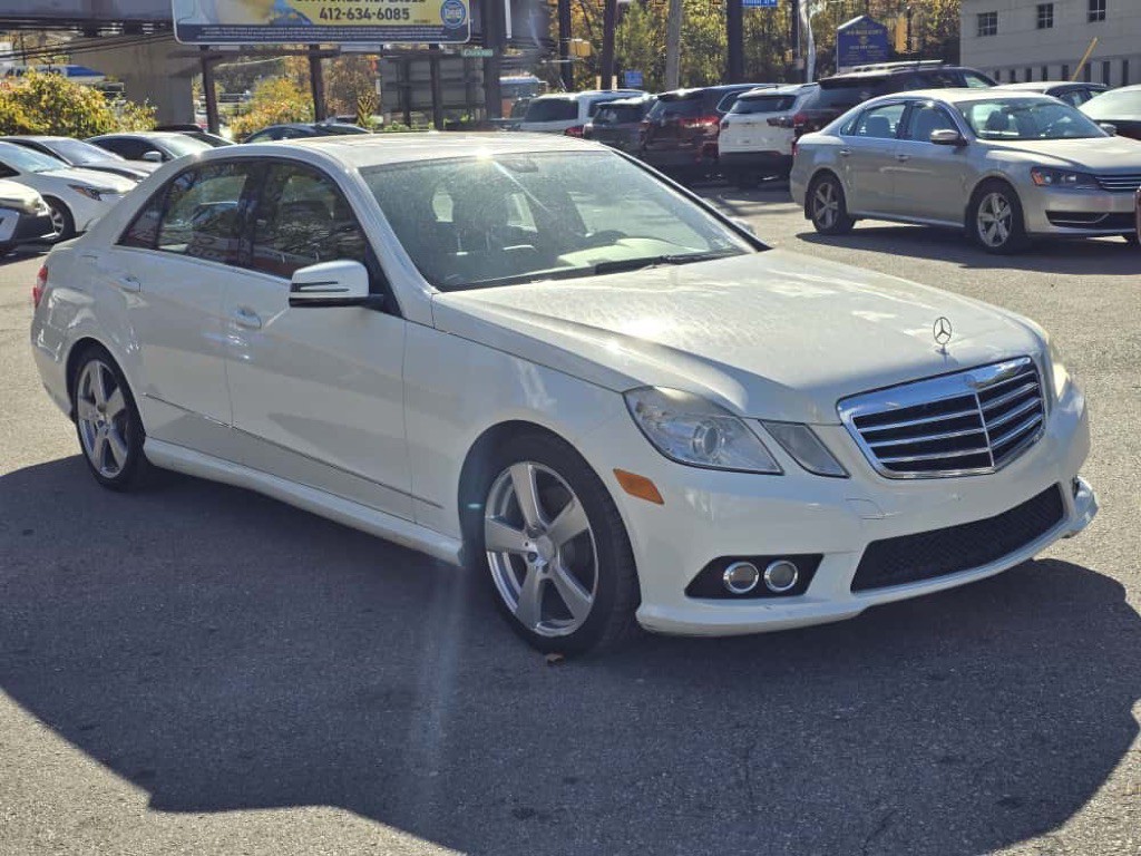 2010 Mercedes-Benz E-Class Image 4