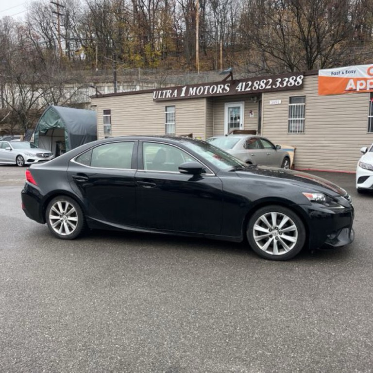 2015 Lexus IS Image 3