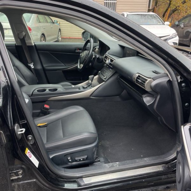 2015 Lexus IS Image 8