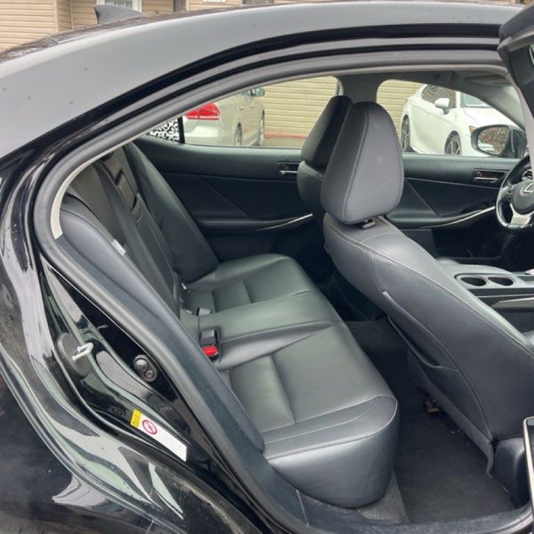 2015 Lexus IS Image 10