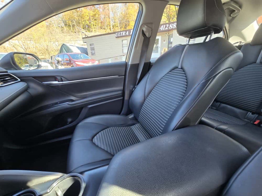 2018 Toyota Camry Image 8