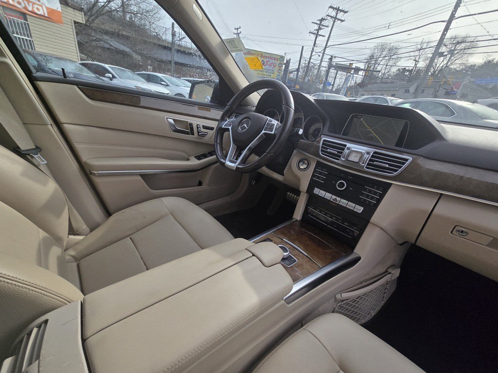 2016 Mercedes-Benz E-Class Image 13