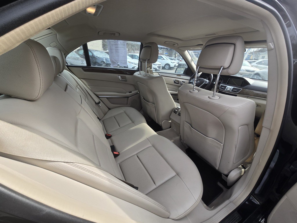 2016 Mercedes-Benz E-Class Image 14