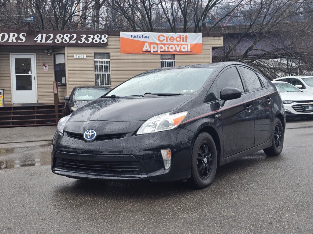 2012 Toyota Prius Image 2