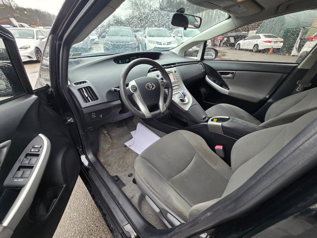 2012 Toyota Prius Image 10