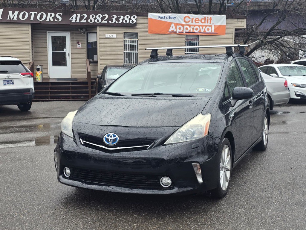 2013 Toyota Prius Image 4