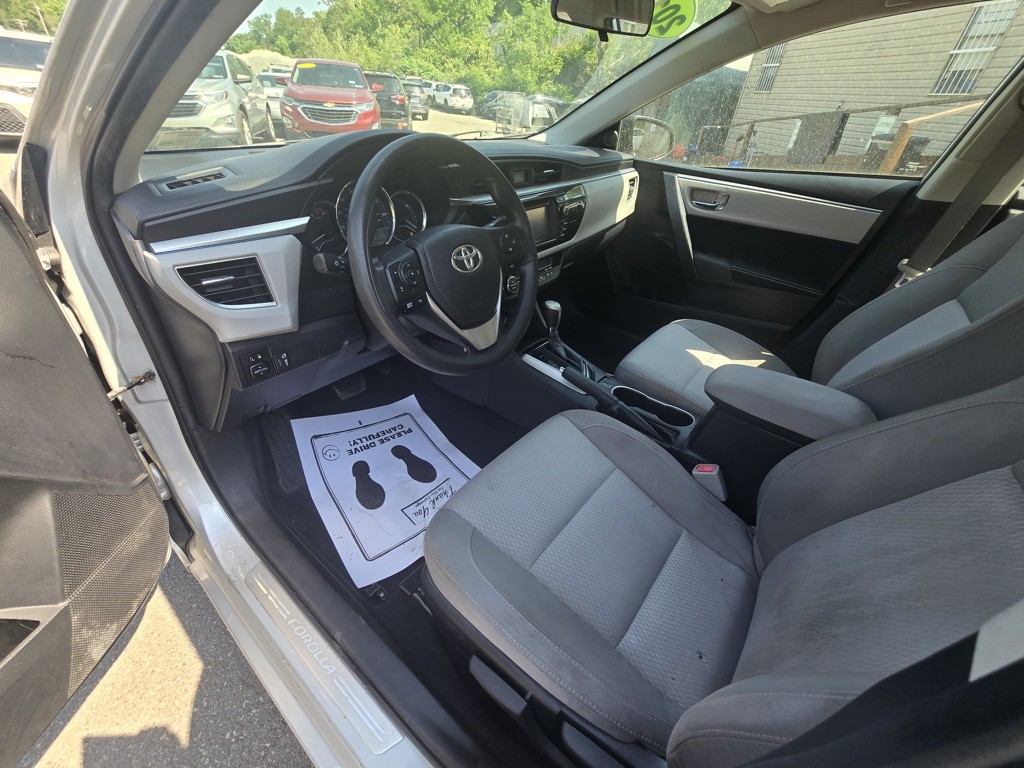 2015 Toyota Corolla Image 9