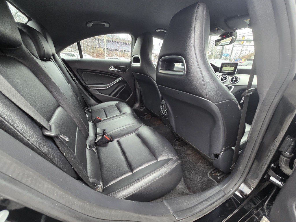 2014 Mercedes-Benz CLA-Class Image 16