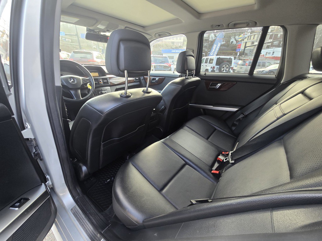2011 Mercedes-Benz GLK-Class Image 12