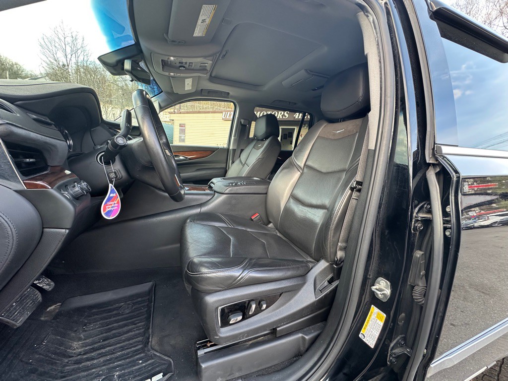 2018 Cadillac Escalade Image 10