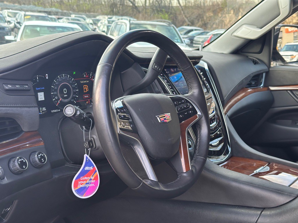 2018 Cadillac Escalade Image 11